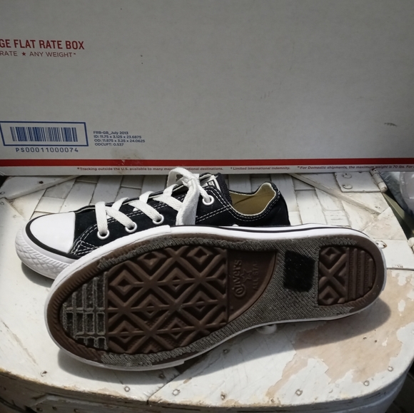 🏀 CONVERSE ALL STAR CANVAS SIZE 2🎾FABULOUS VINTAGE GIFT GIVING! 🎁 - Picture 6 of 16